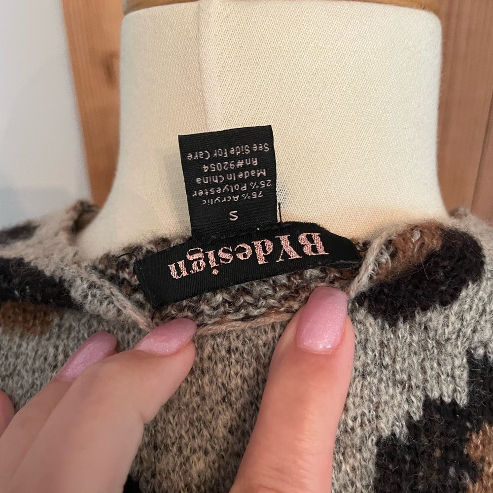 Leopard Print Cardigan - Picture 2 of 7